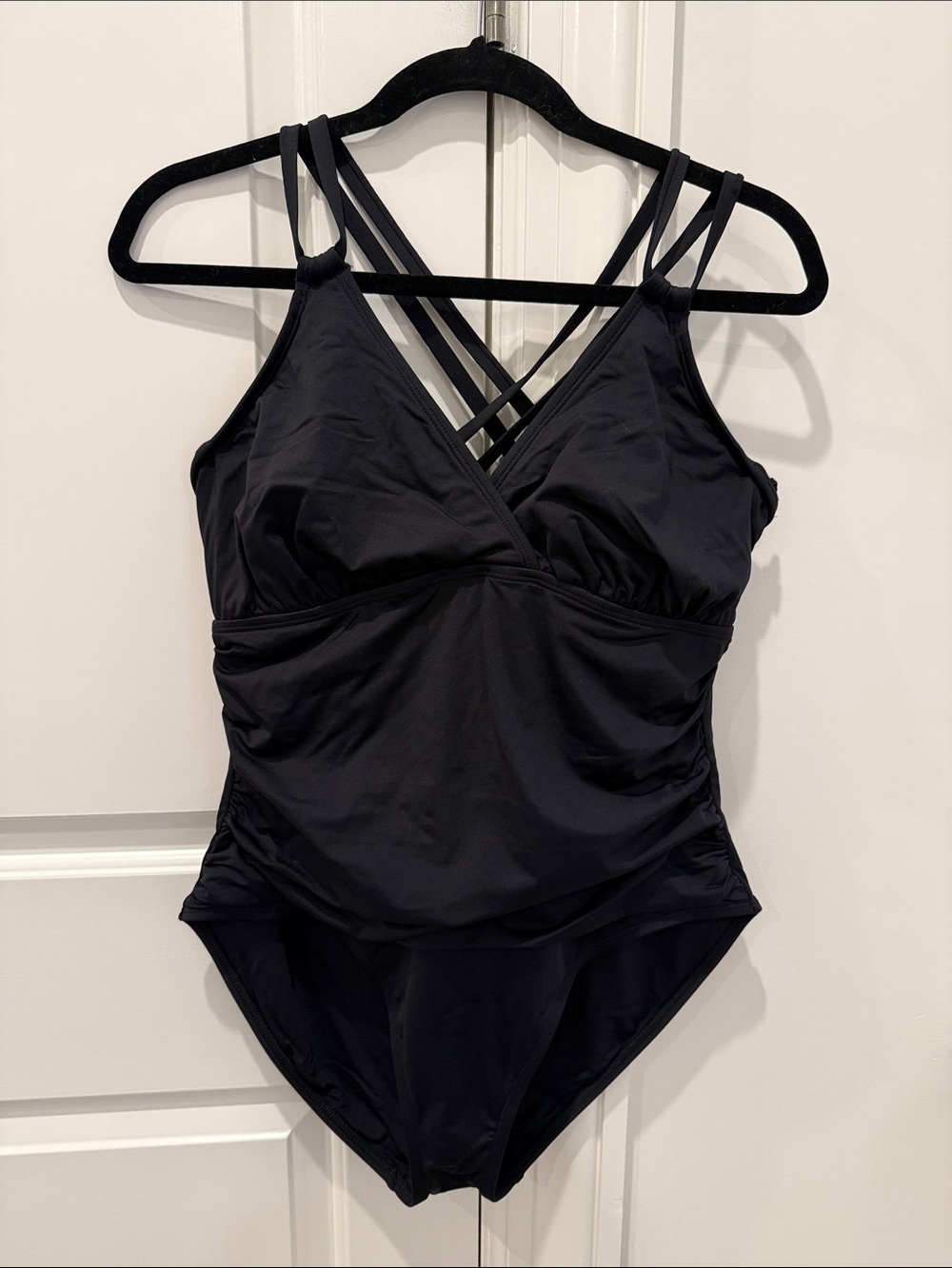 La Blanca Black Strappy One-Piece Swimsuit Size 16W